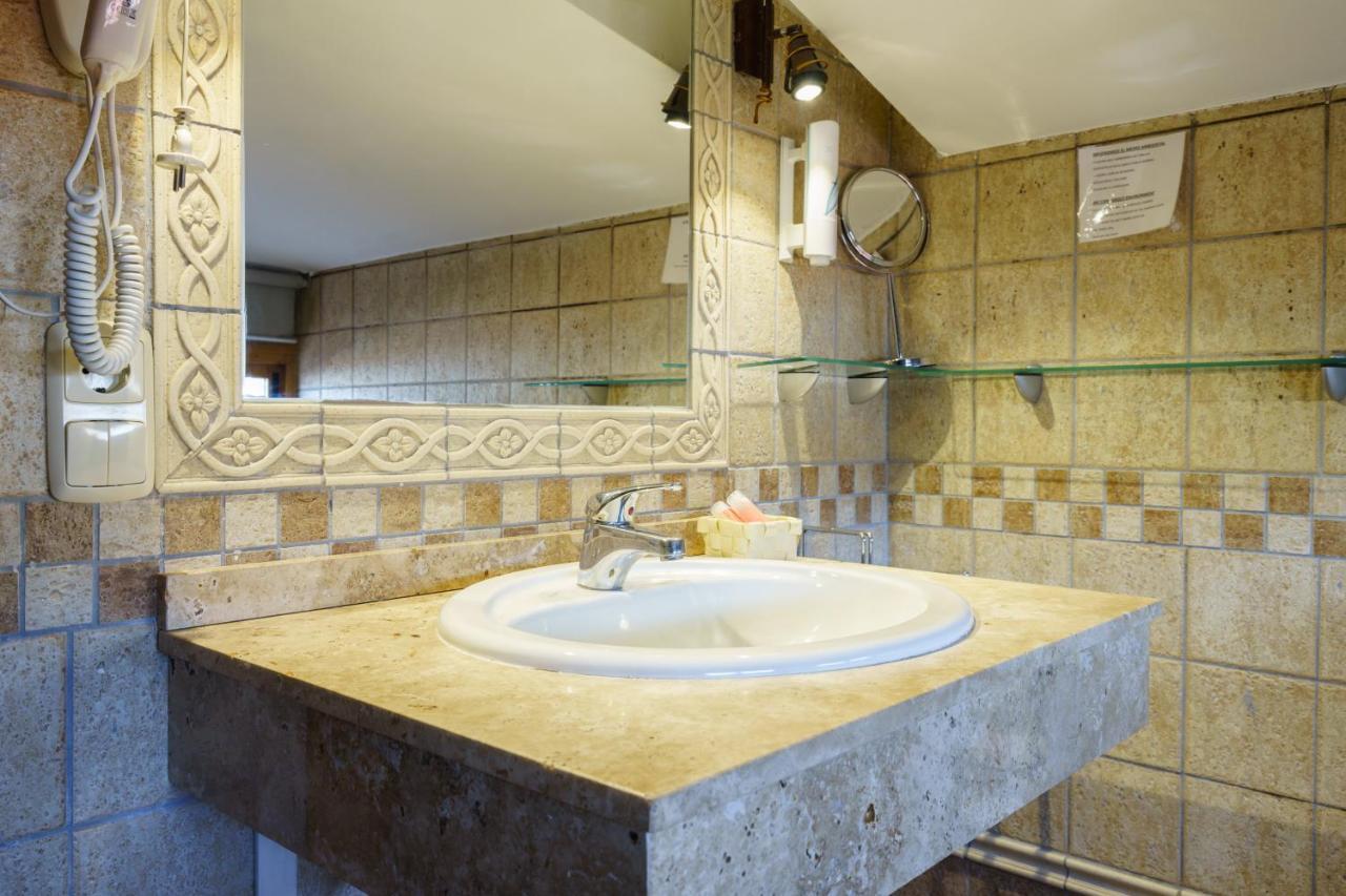 Hotel Boutique Reina Mora Гранада Екстериор снимка